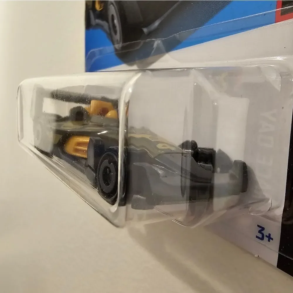 Hot WheelsCar HW 4 Trac Race Day Hotwheels Racer Netflix Lets Race